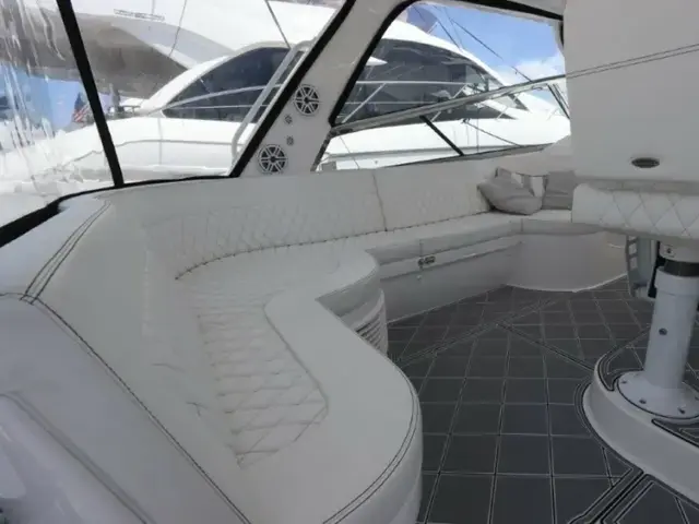 Intrepid 475 Sport Yacht