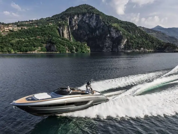 2020 Riva 56 rivale