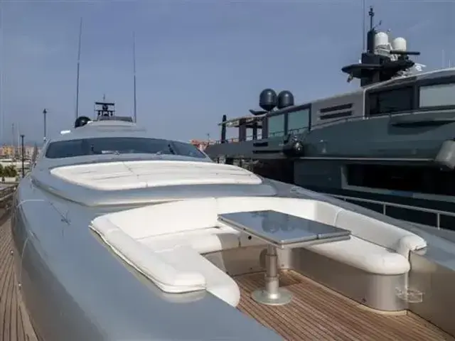 Pershing 115'