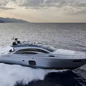 2016 Pershing 74