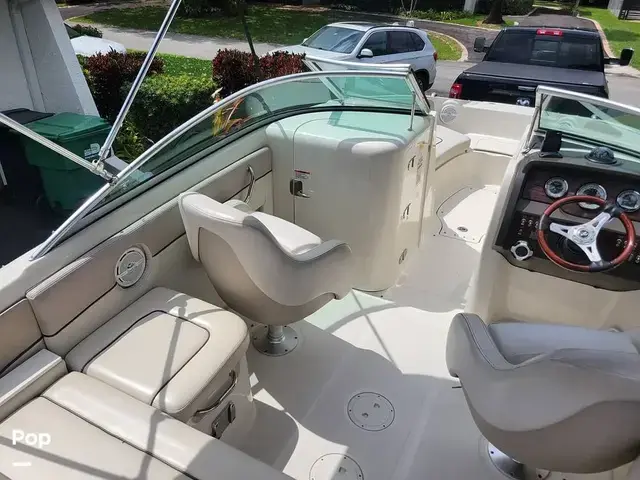 Sea Ray 220 Sundeck