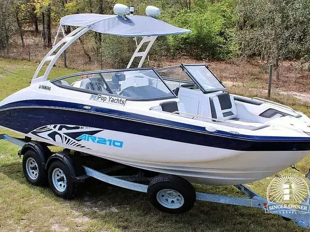 Yamaha Boats AR210