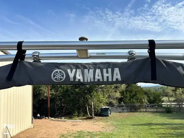 Yamaha Ar230