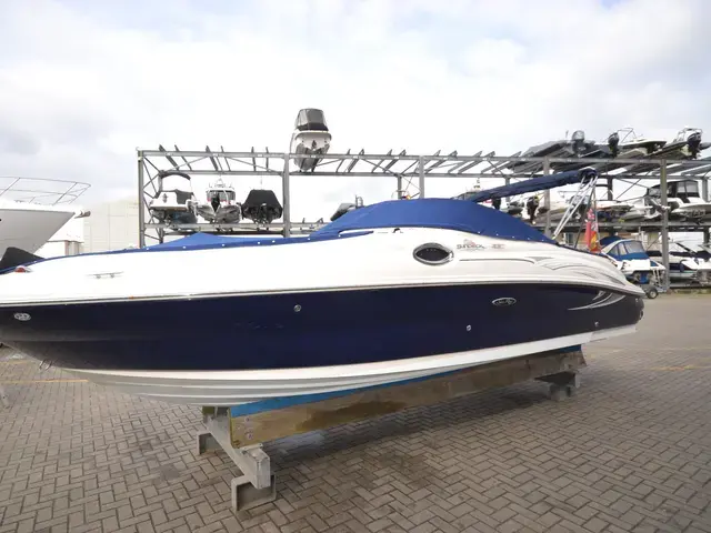 Sea Ray 240 Sun Deck