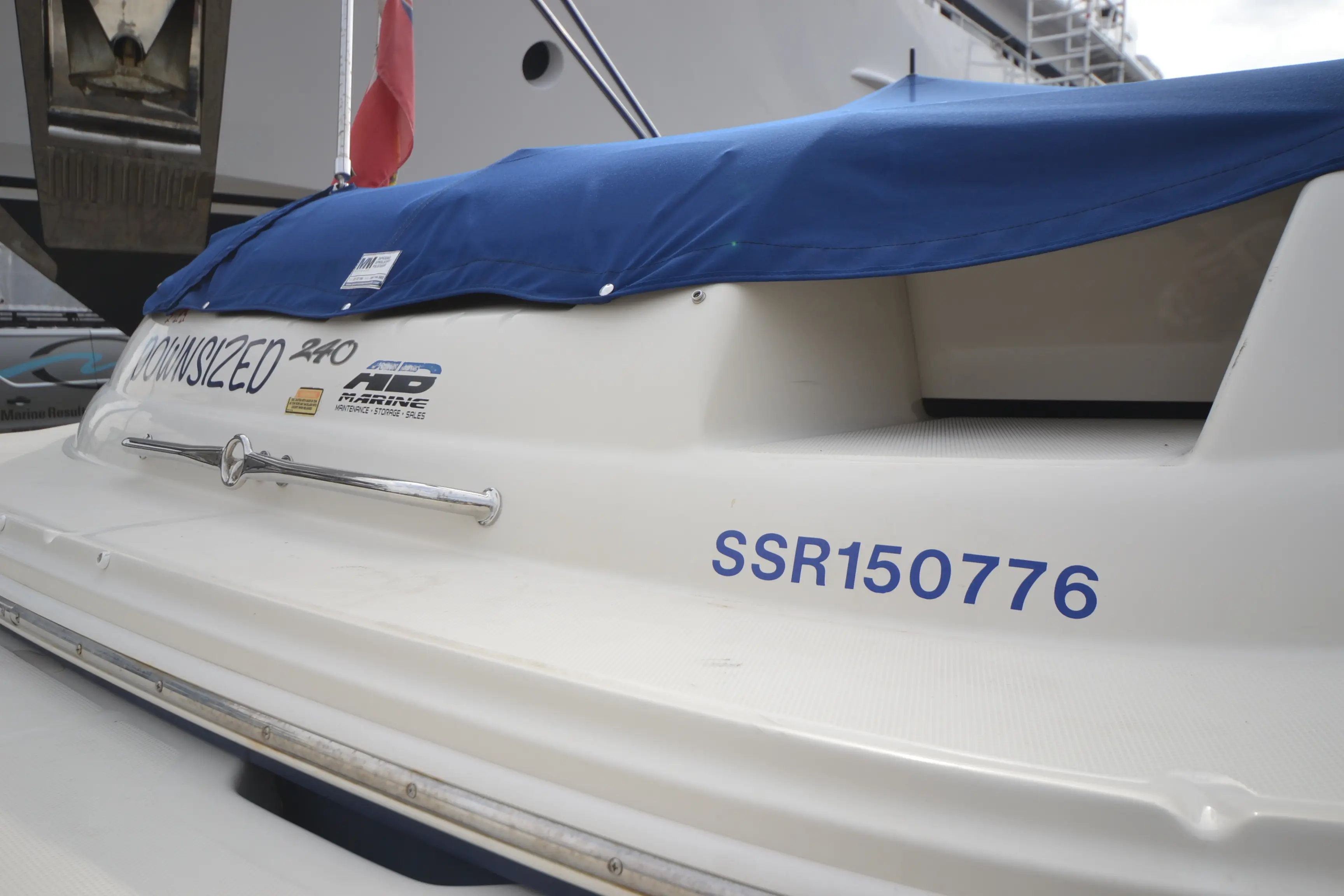 2005 Sea Ray 240 sun deck