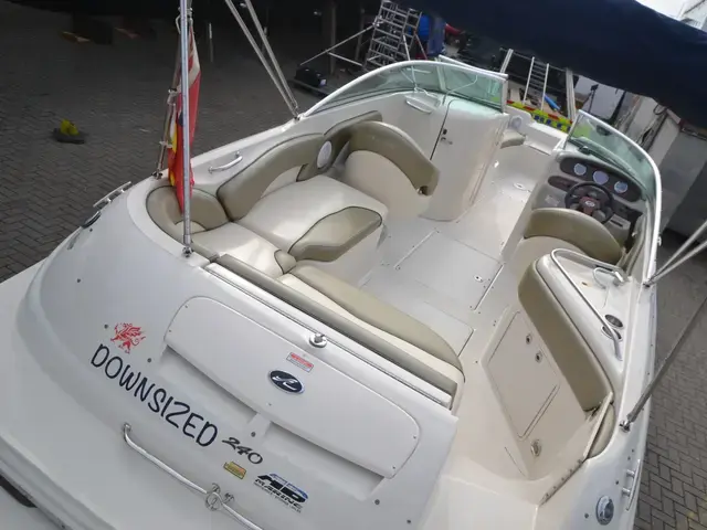 Sea Ray 240 Sun Deck