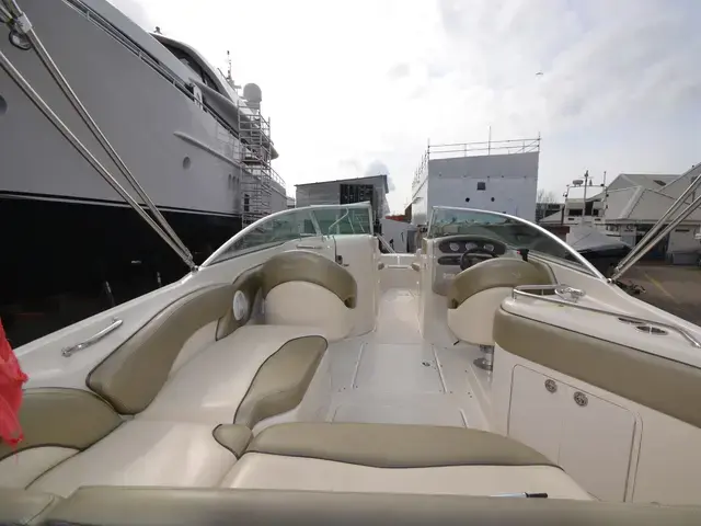 Sea Ray 240 Sun Deck