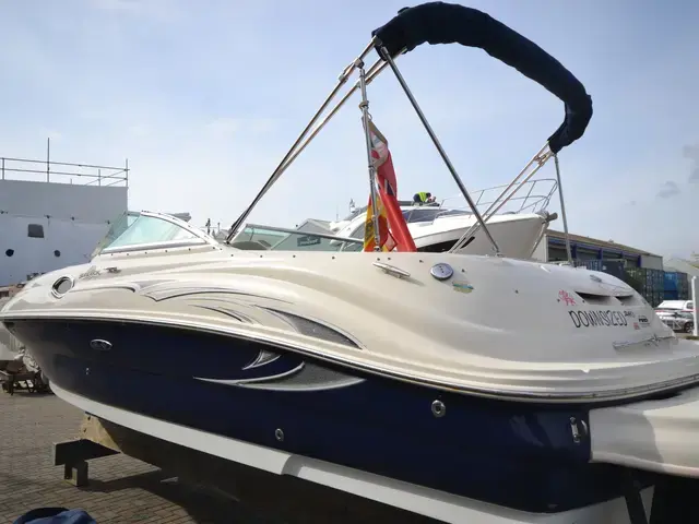 Sea Ray 240 Sun Deck