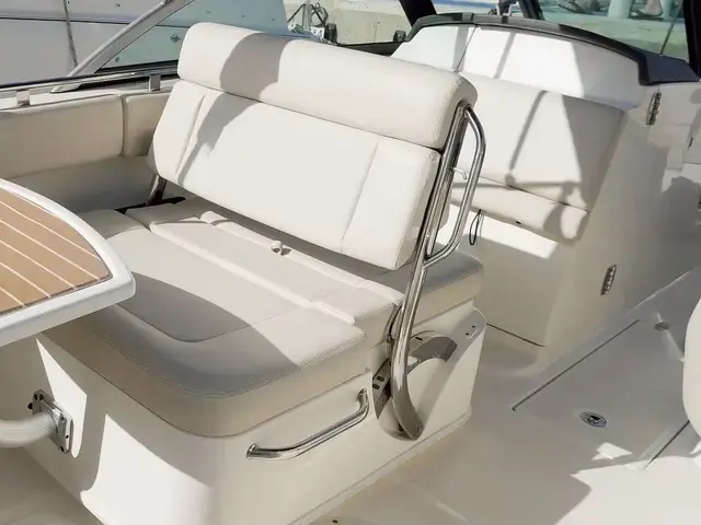 Boston Whaler 230 Vantage