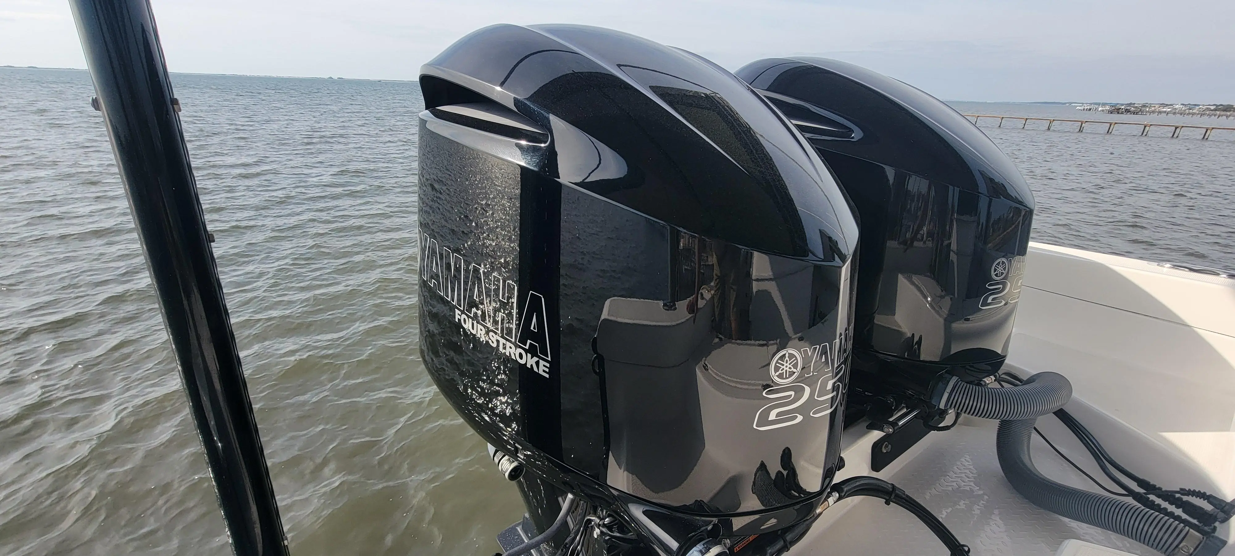 2018 Everglades Boats 27