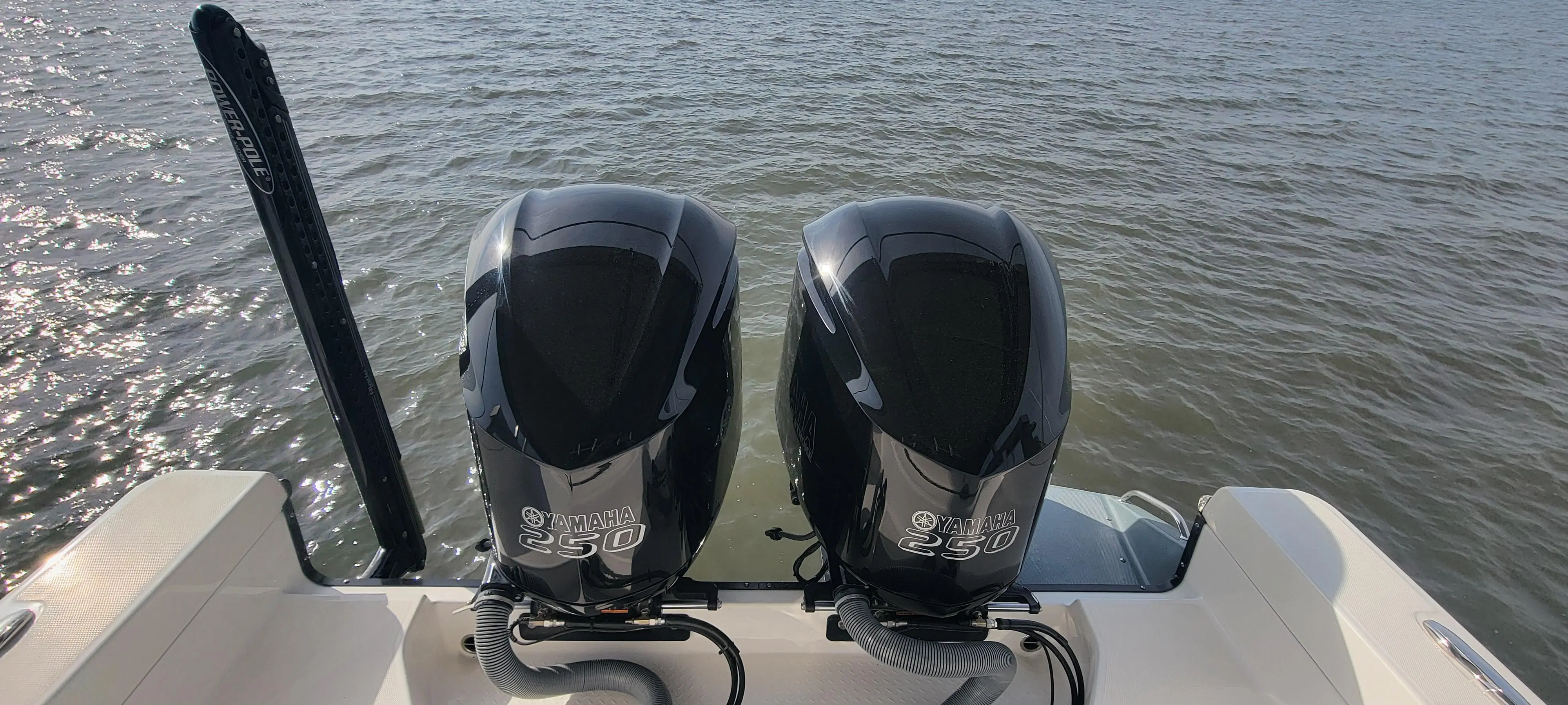 2018 Everglades Boats 27