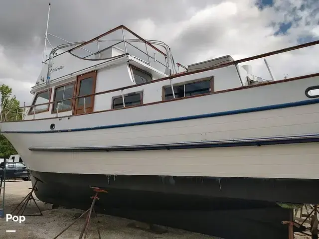 Trader 40 Double Cabin