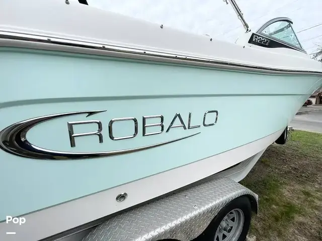 Robalo R227 Dual Console