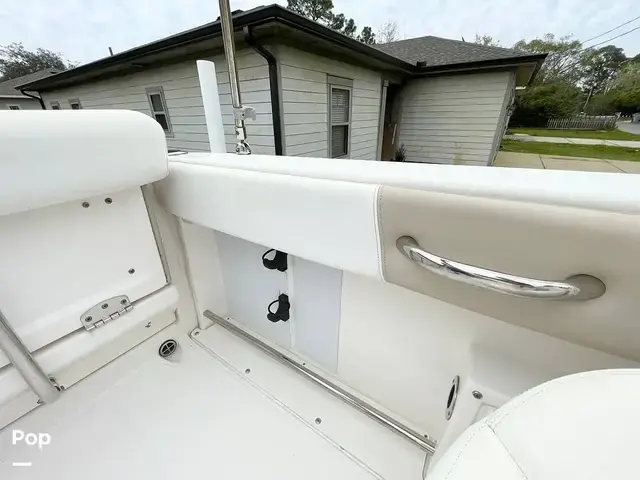 Robalo R227 Dual Console