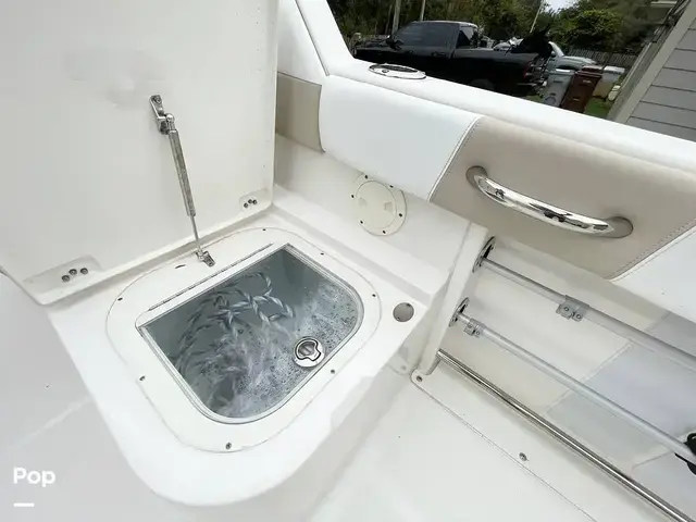 Robalo R227 Dual Console