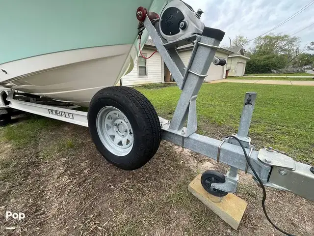 Robalo R227 Dual Console