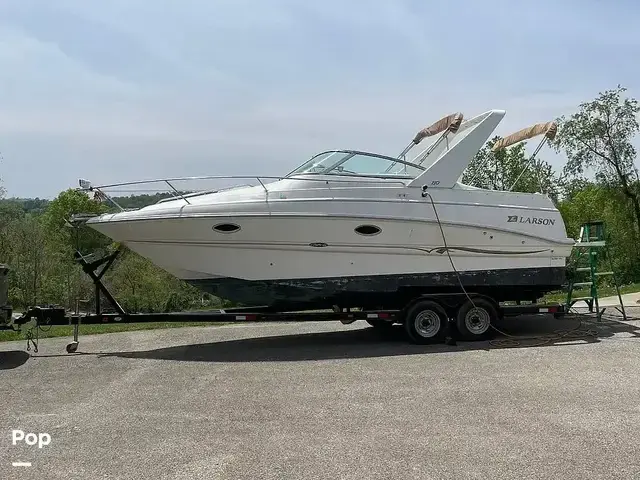 Larson Cabrio 270 Mid Cabin