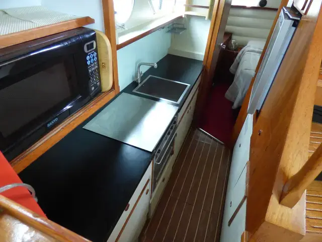 Broom Ocean 42