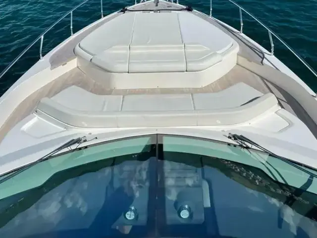 Ferretti Yachts 550