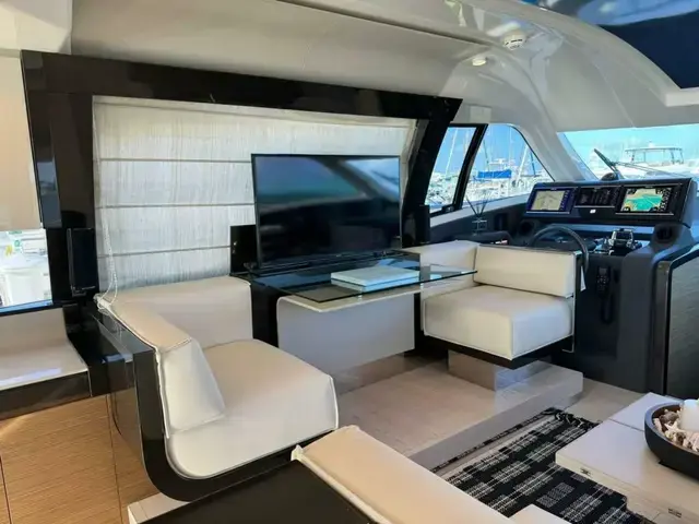 Ferretti Yachts 550