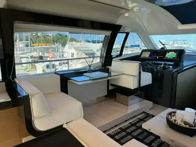 Ferretti Yachts 550