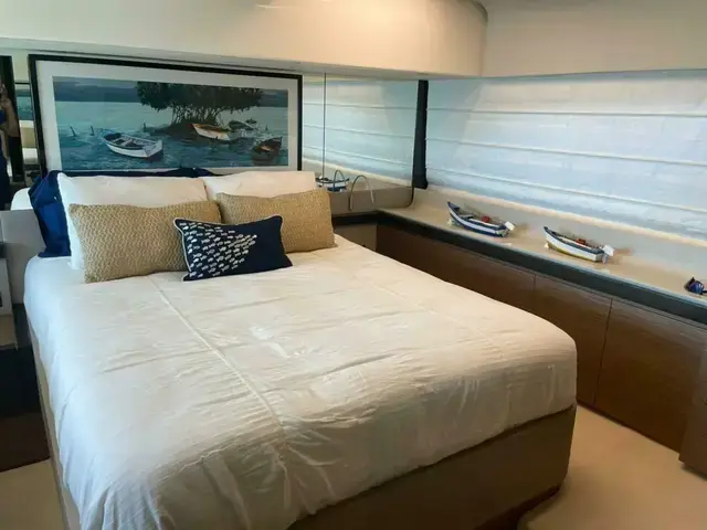 Ferretti Yachts 550