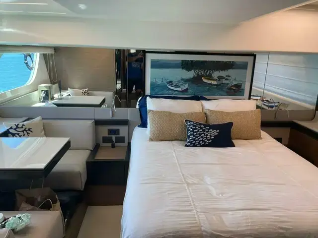 Ferretti Yachts 550