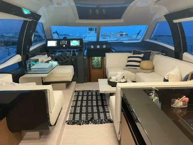 Ferretti Yachts 550