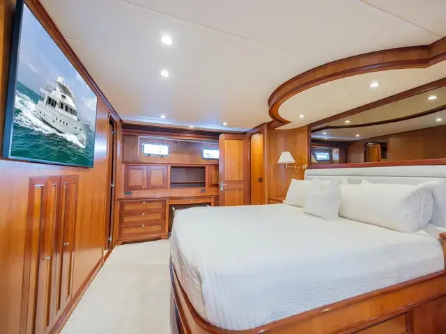 Outer Reef Yachts 730 My