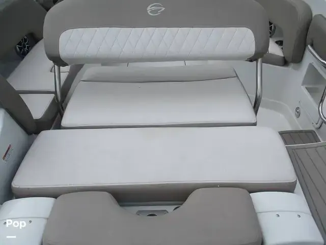 Crownline E-235 XS