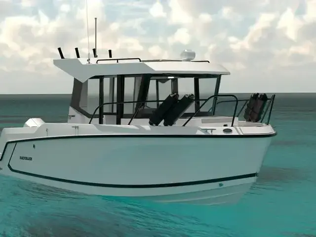 Quicksilver 705 Pilothouse