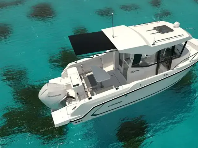 Quicksilver 705 PILOTHOUSE