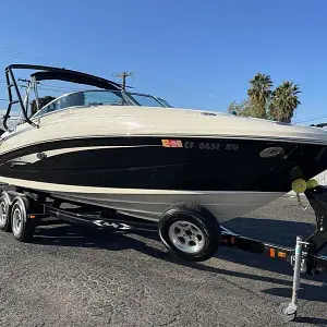 2010 Sea Ray 240 Sun Deck