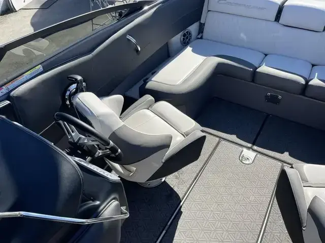 Crownline 240 SS LPX