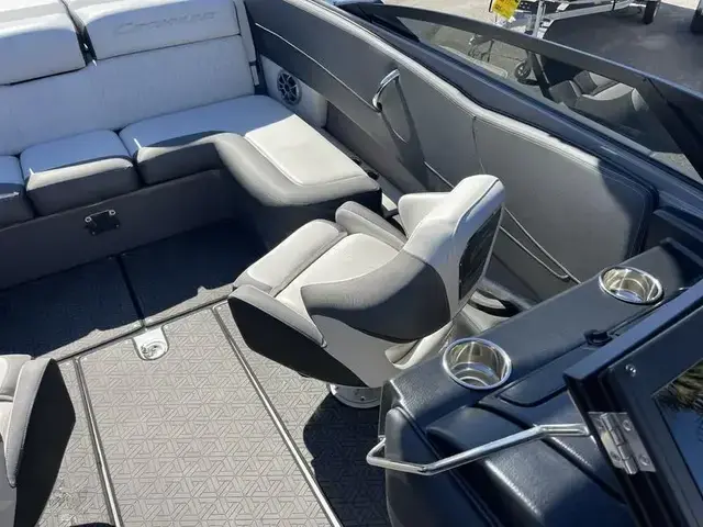 Crownline 240 SS LPX