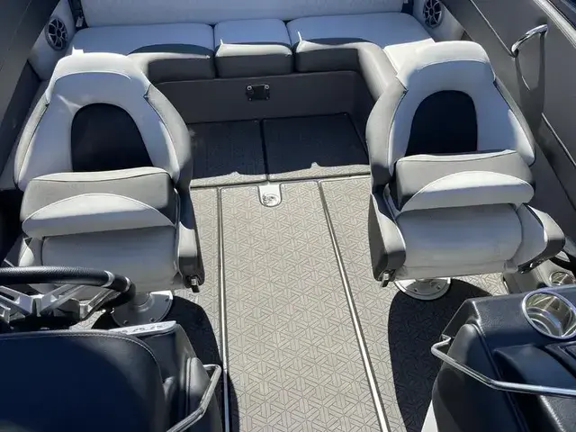 Crownline 240 SS LPX