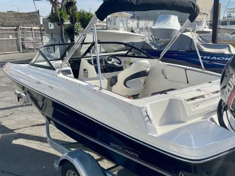 2020 Bayliner vr4