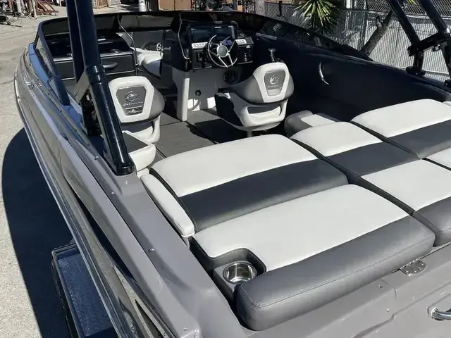 Crownline 240 SS LPX