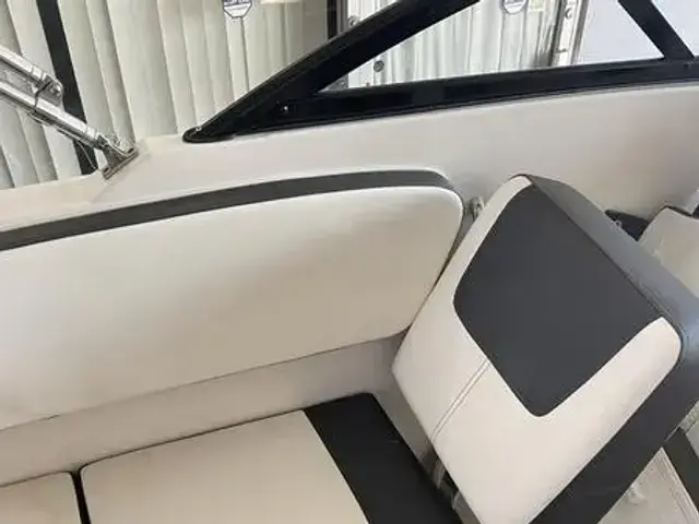 Bayliner Vr4