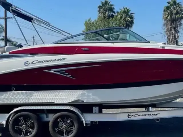 Crownline E240 XS