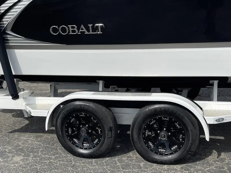 2020 Cobalt r7 surf