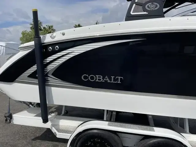 Cobalt R7 Surf