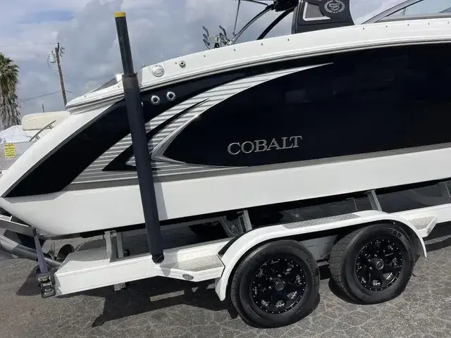 Cobalt R7 Surf