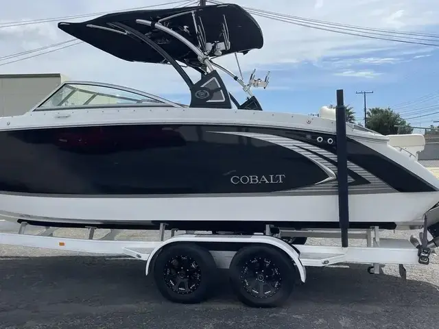 Cobalt R7 Surf