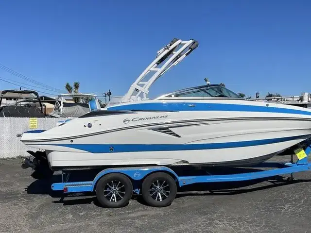 Crownline E235