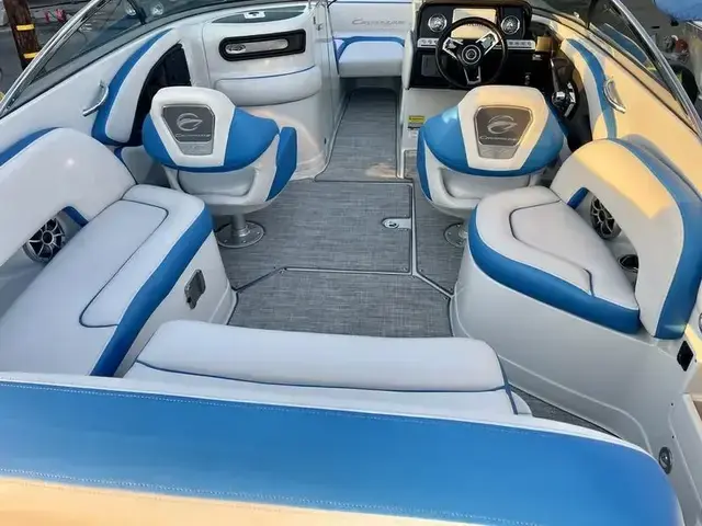 Crownline E235