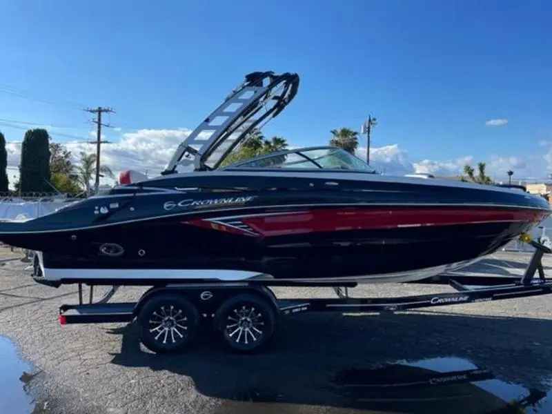 2023 Crownline 260 ss