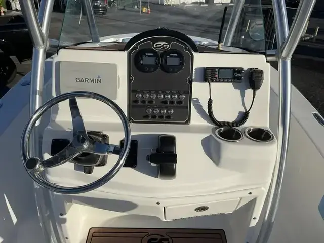 Sea Fox 206 Commander