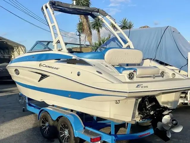 Crownline E235