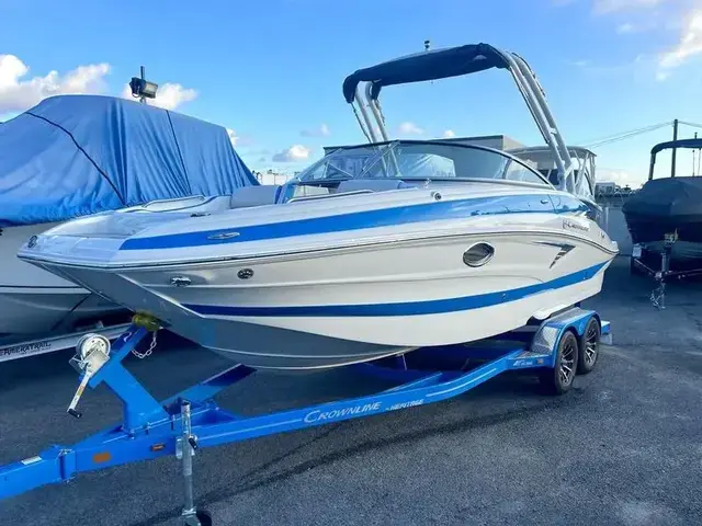 Crownline E235